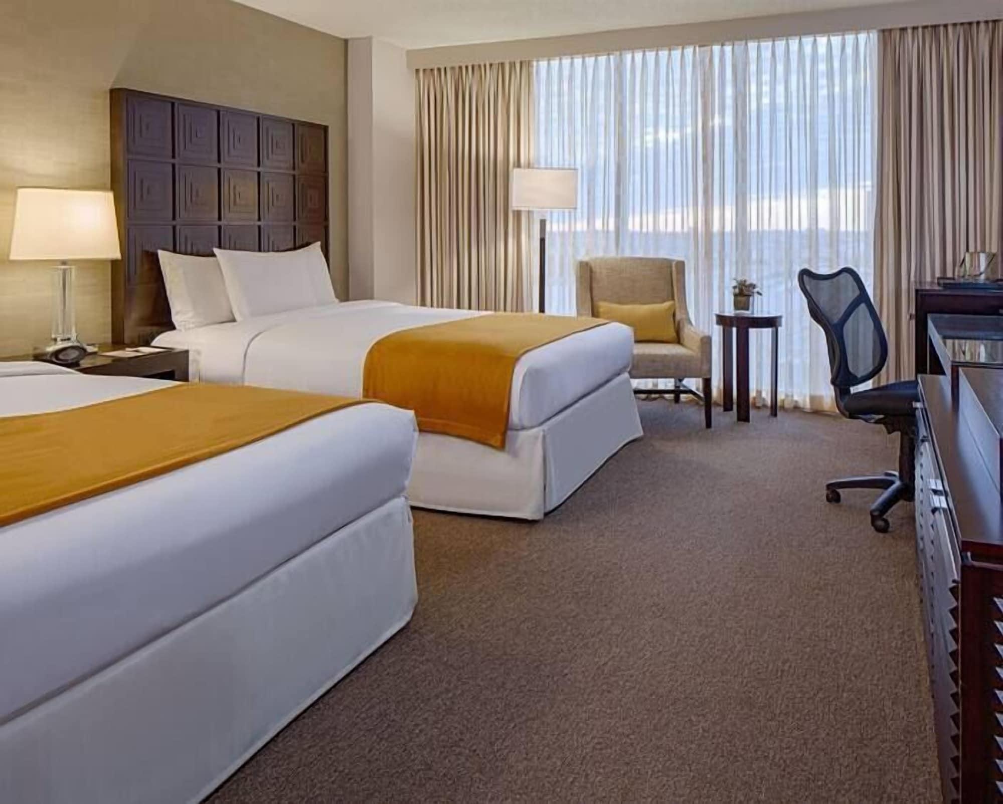 Doubletree By Hilton Hotel Houston Greenway Plaza Eksteriør billede