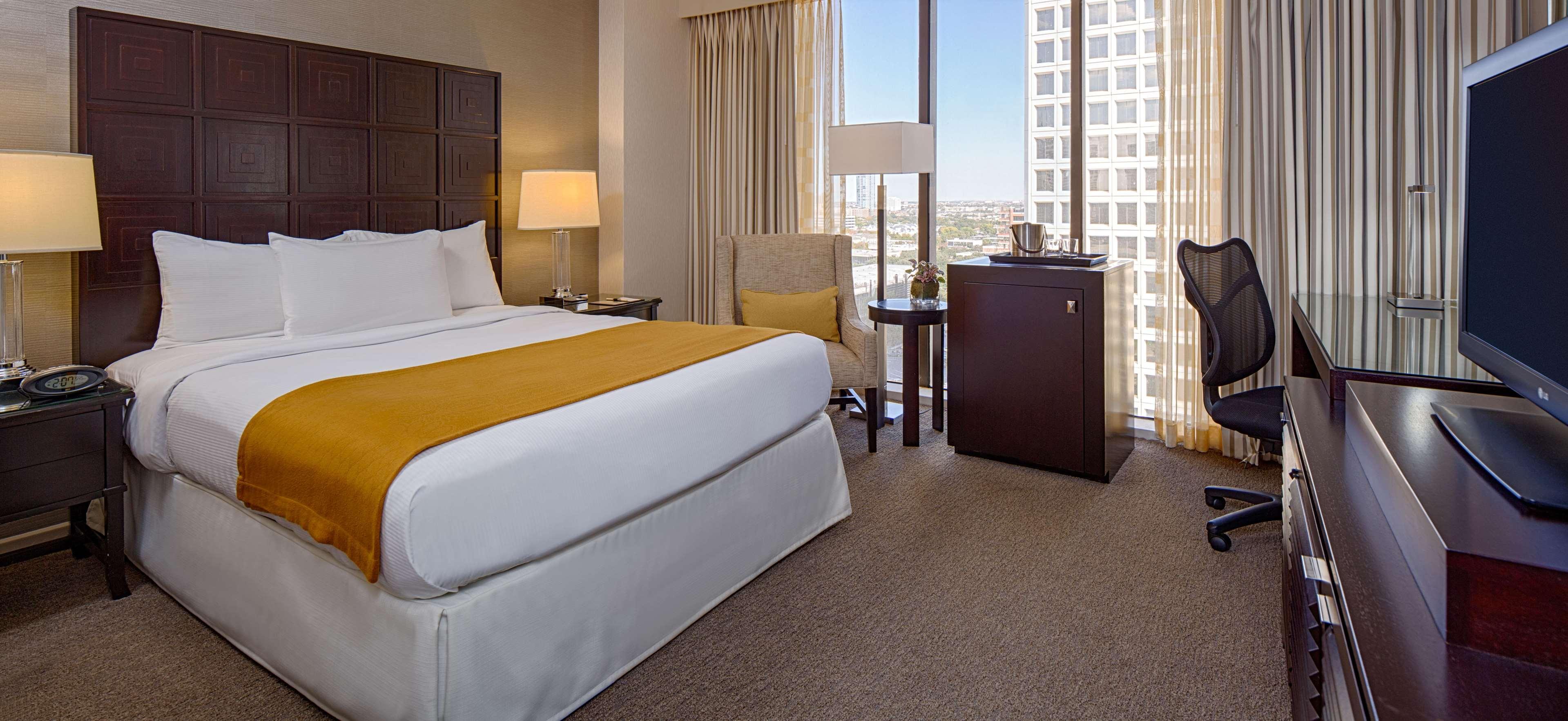 Doubletree By Hilton Hotel Houston Greenway Plaza Eksteriør billede