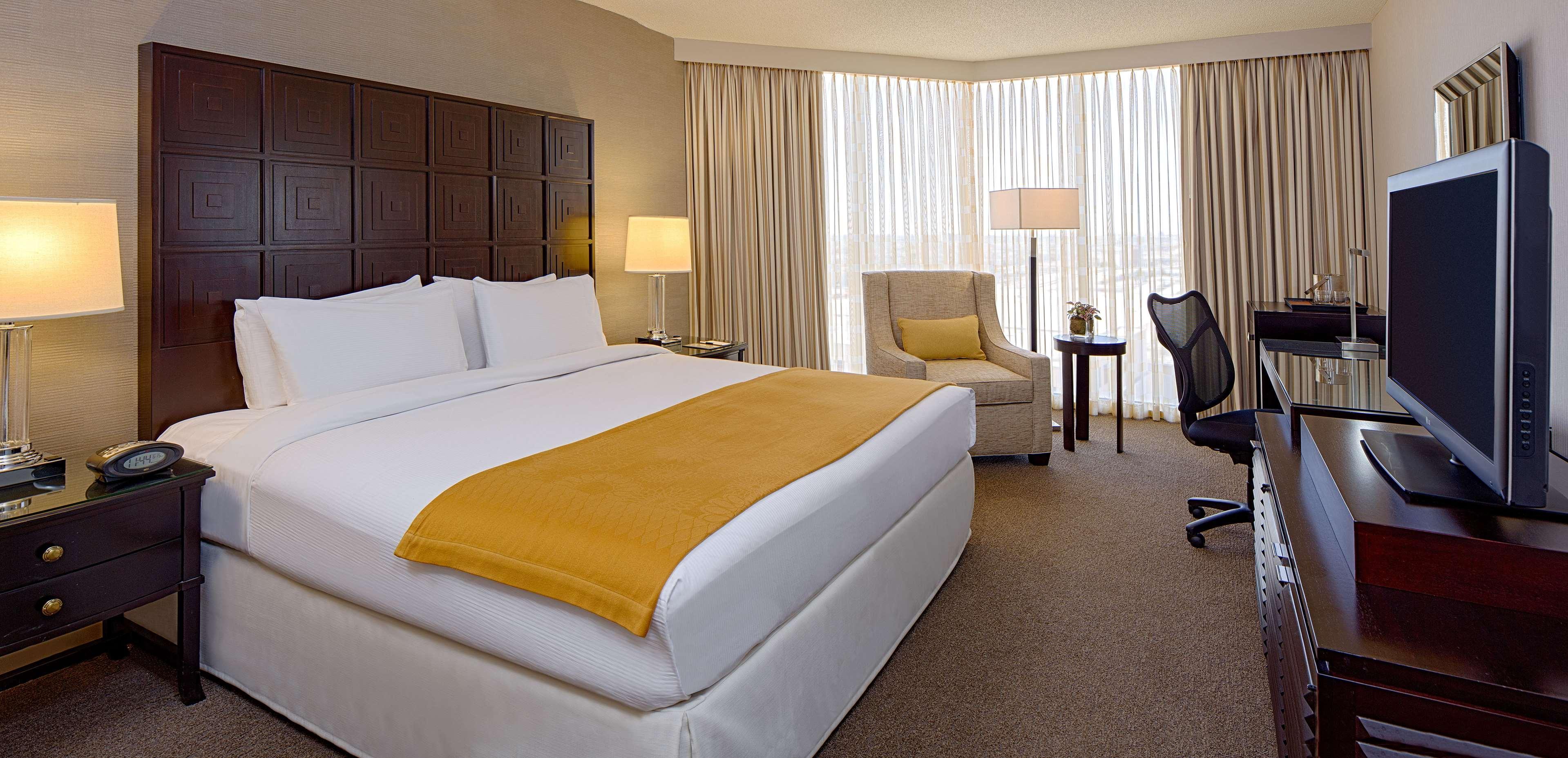 Doubletree By Hilton Hotel Houston Greenway Plaza Eksteriør billede