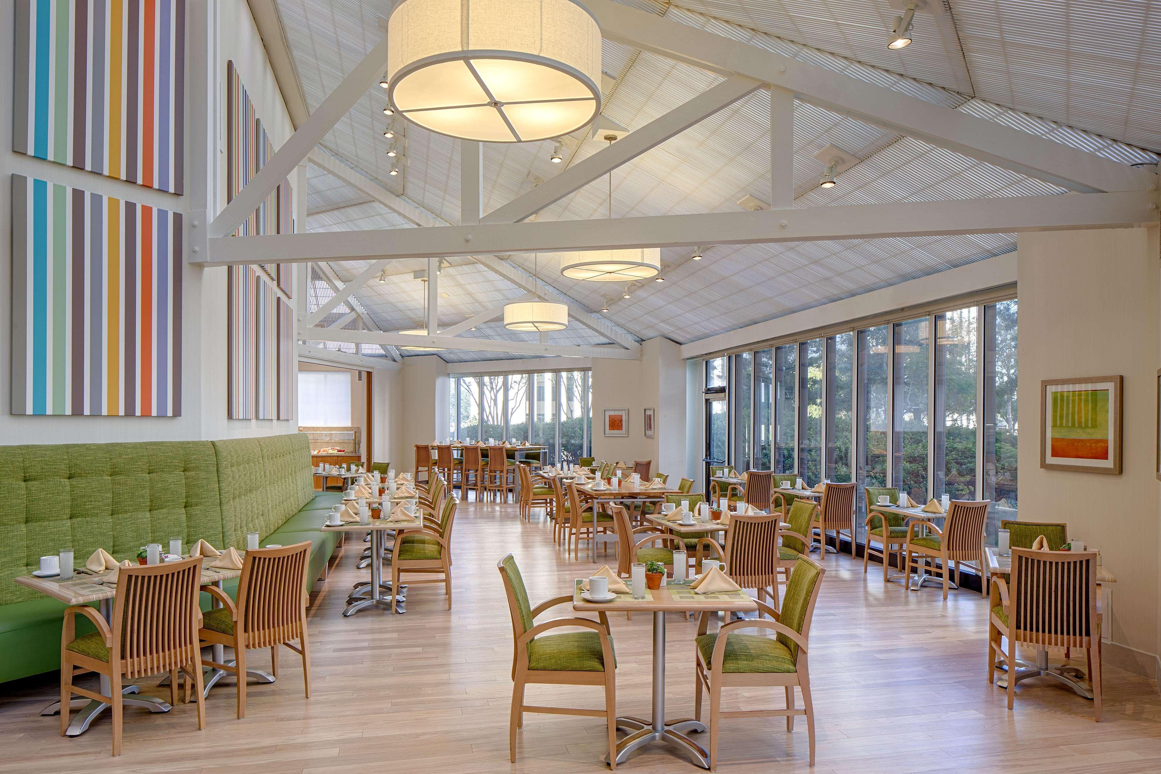Doubletree By Hilton Hotel Houston Greenway Plaza Eksteriør billede
