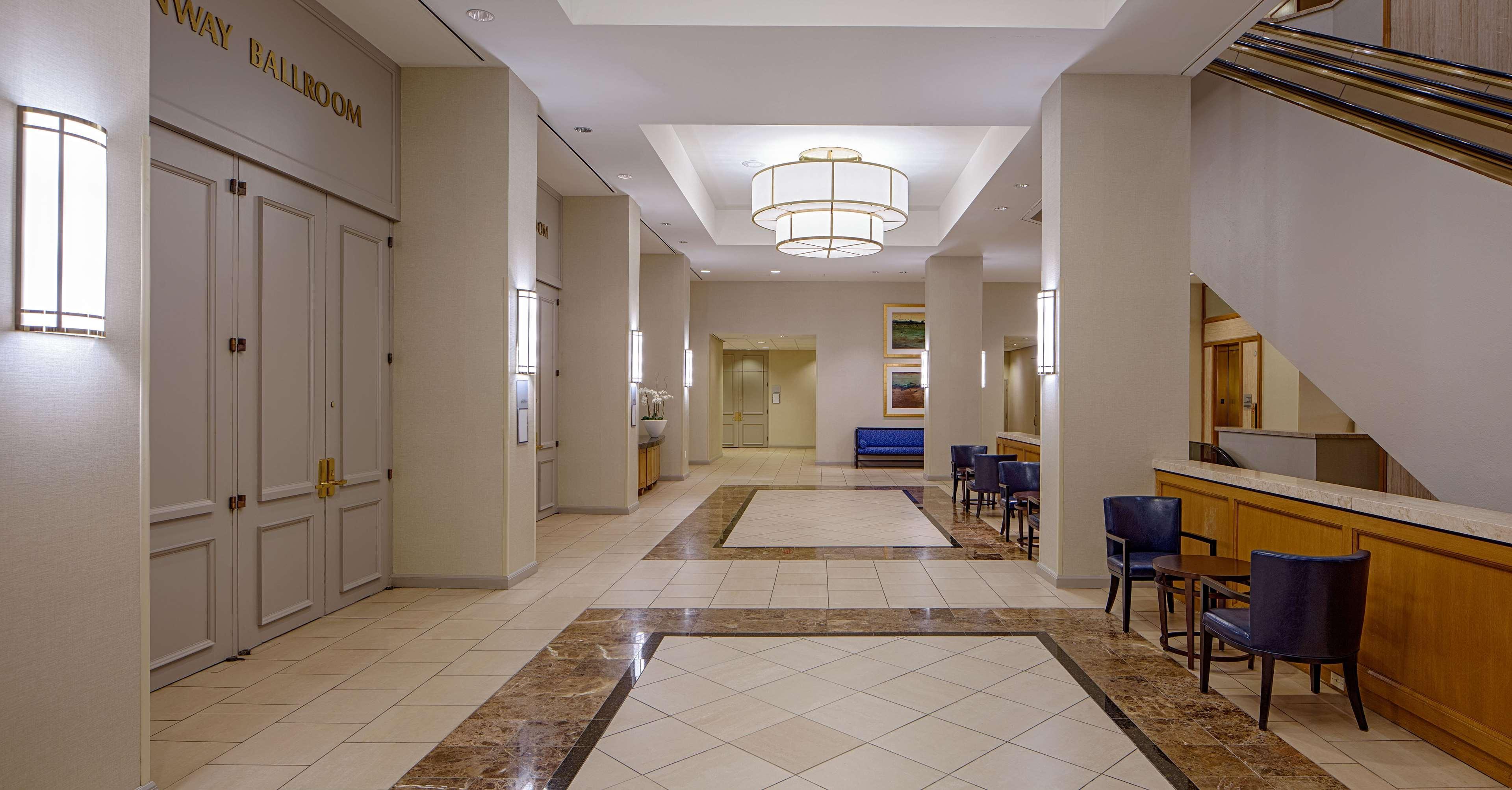 Doubletree By Hilton Hotel Houston Greenway Plaza Eksteriør billede