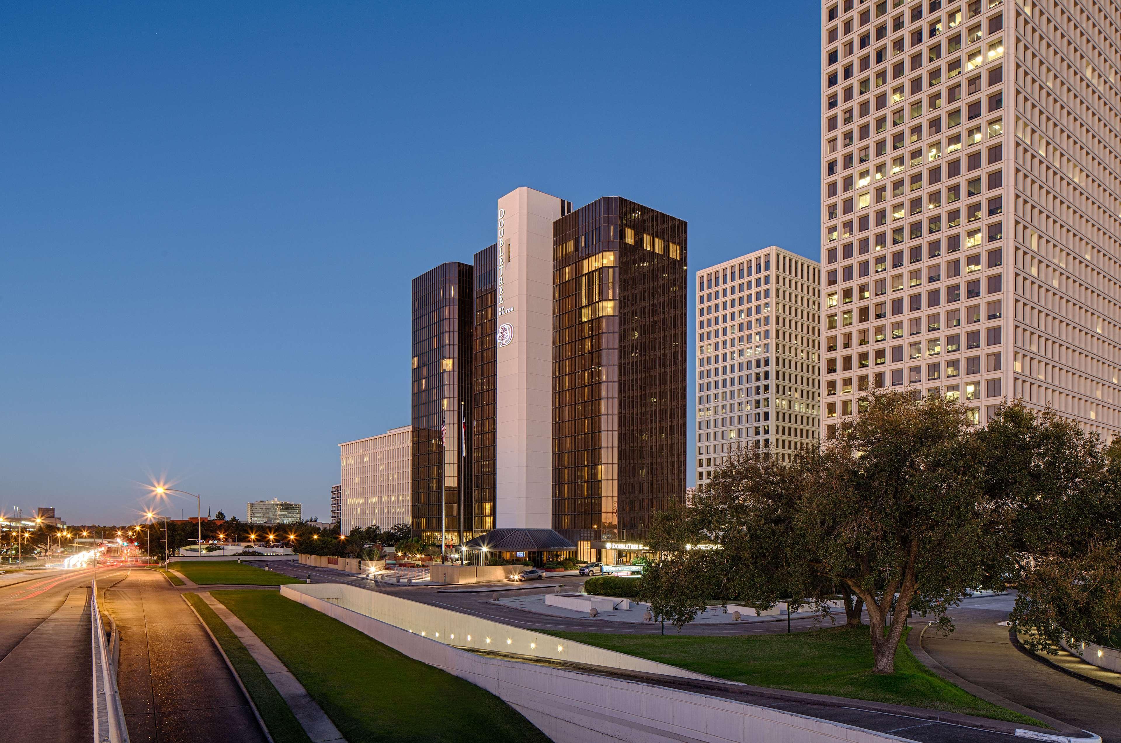 Doubletree By Hilton Hotel Houston Greenway Plaza Eksteriør billede