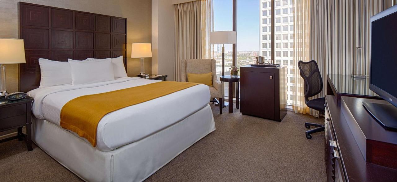 Doubletree By Hilton Hotel Houston Greenway Plaza Eksteriør billede