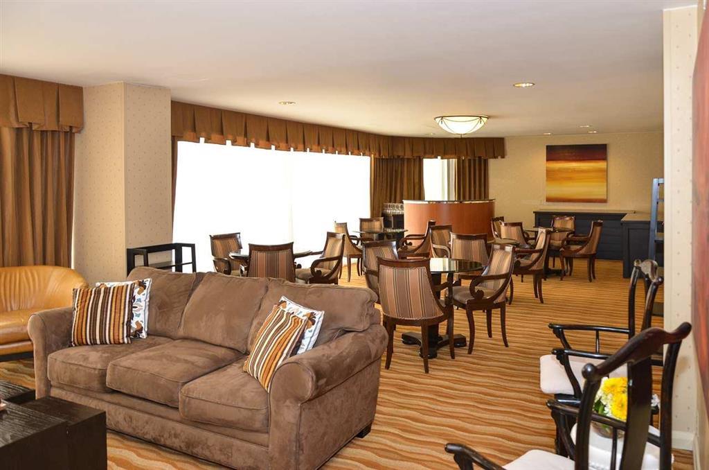 Doubletree By Hilton Hotel Houston Greenway Plaza Eksteriør billede