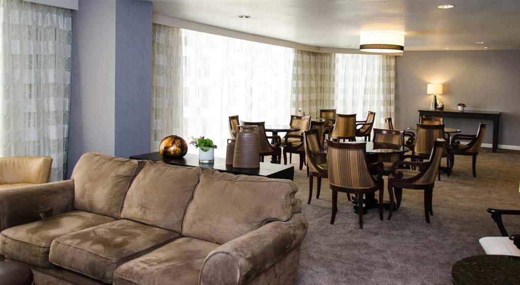 Doubletree By Hilton Hotel Houston Greenway Plaza Eksteriør billede